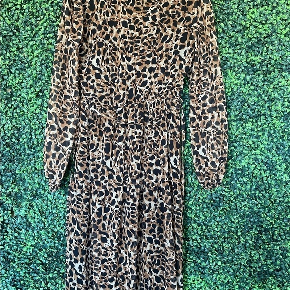 Animal print wrap dress - Picture 8 of 10